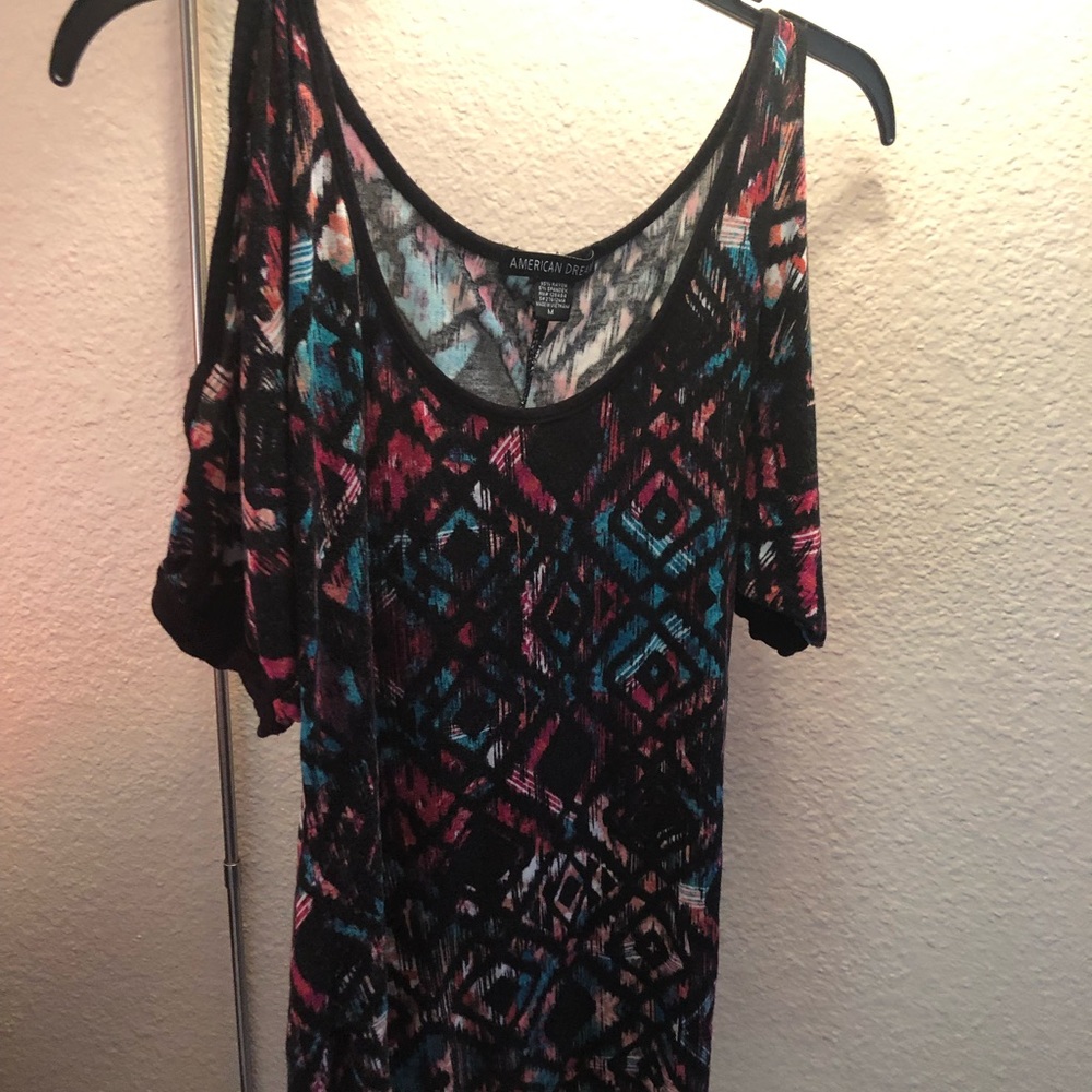 Geometric blouse with shoulder cutouts